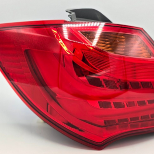 چراغ خطر روی گلگیر چپ هایما اس7